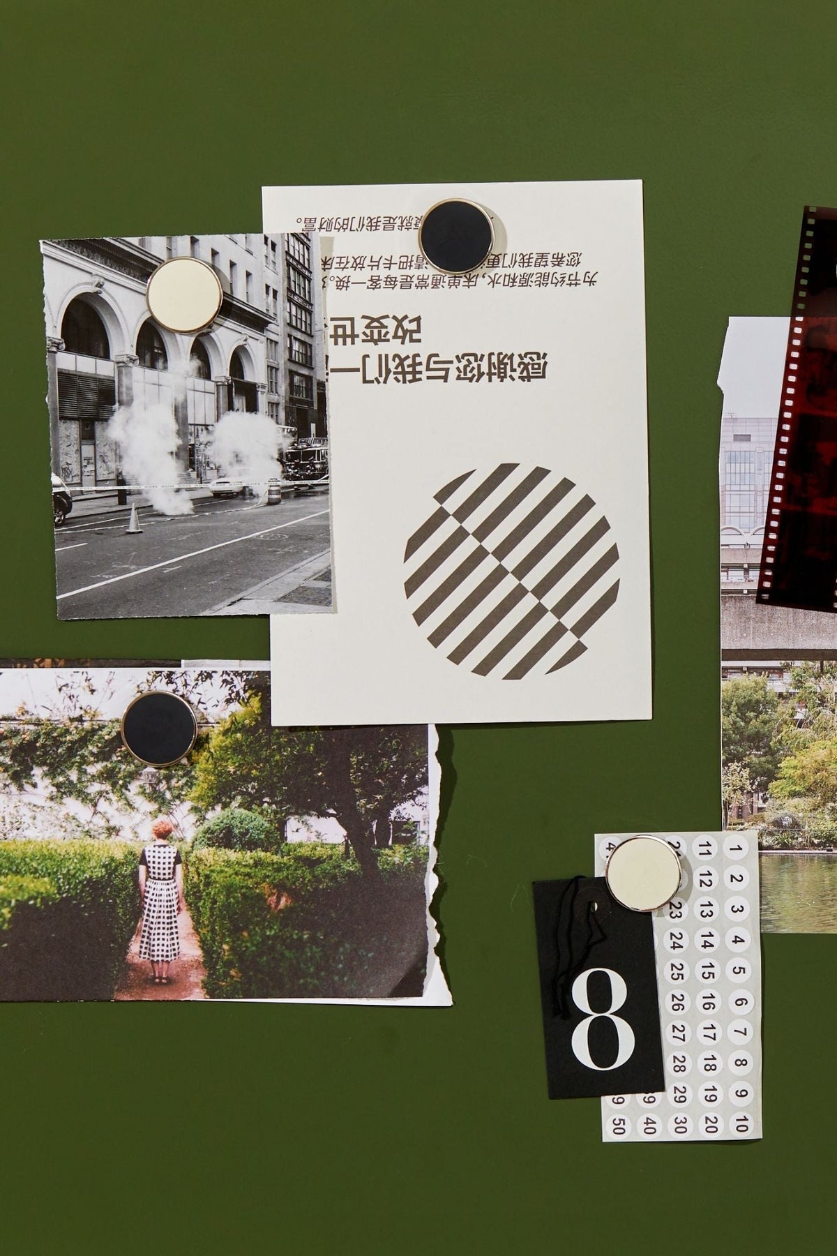 Magnets - The Buttons