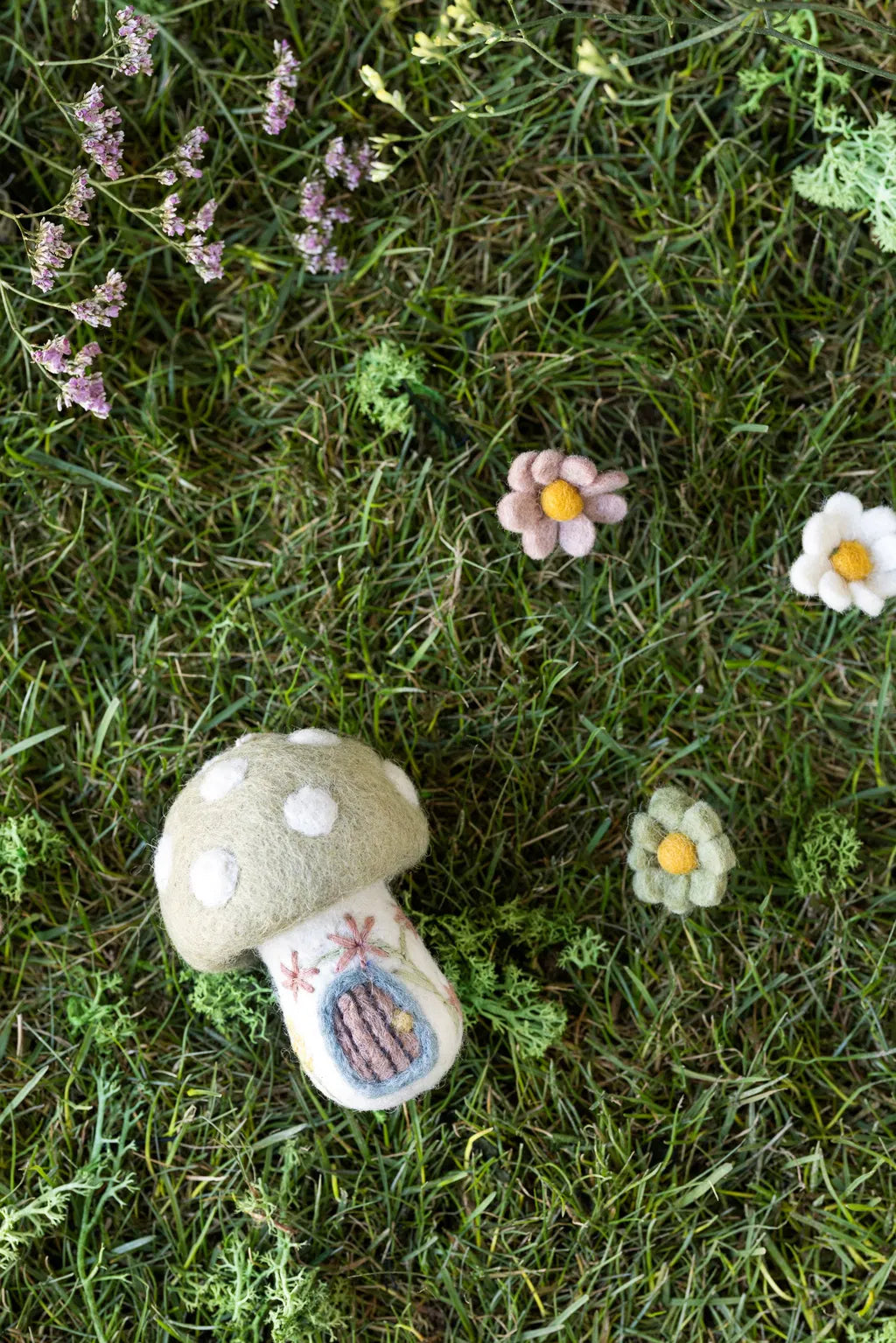Mushroom house - small spring w/embroidery