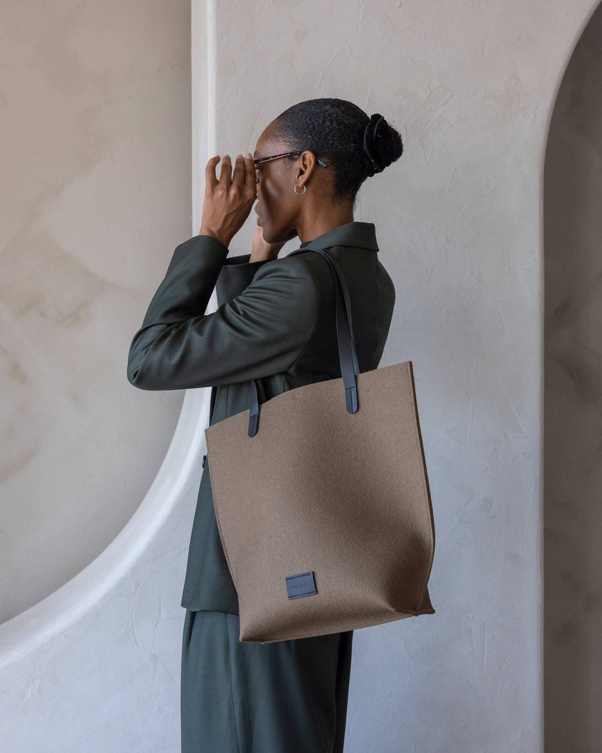 Hana Merino Wool Tote - Cumin Black