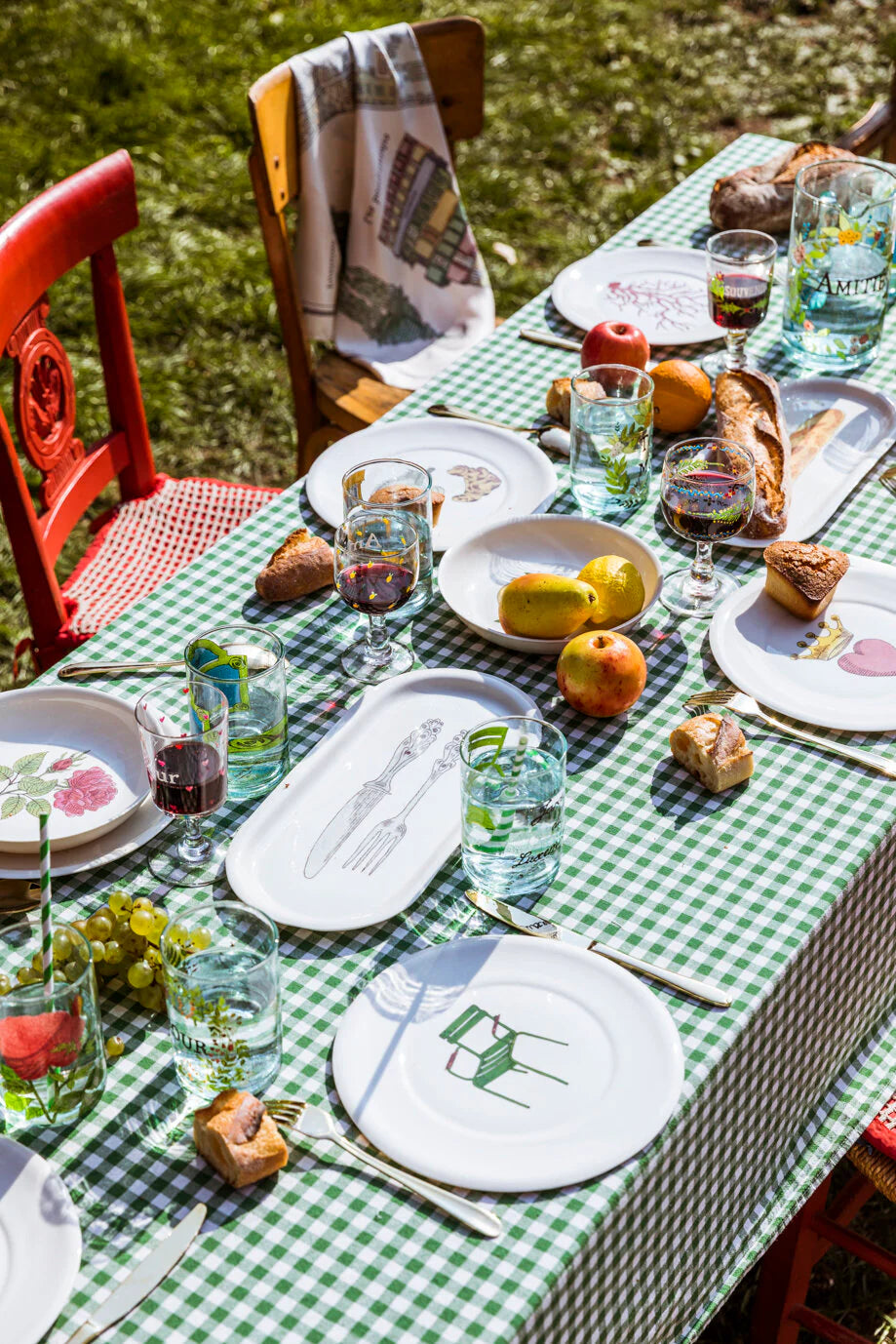 Table setting of marin montagut dinner wear