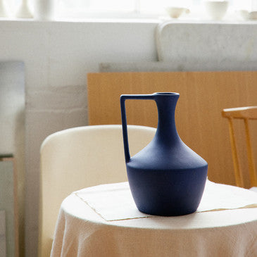 Pitcher Silhouette No 1 Lapis