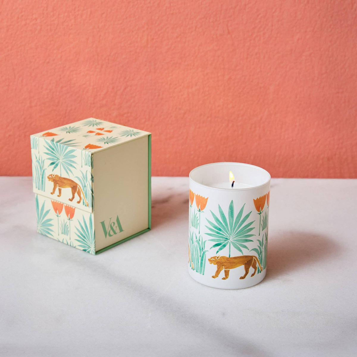 V&A On the Prowl Candle, Lemon & Thyme