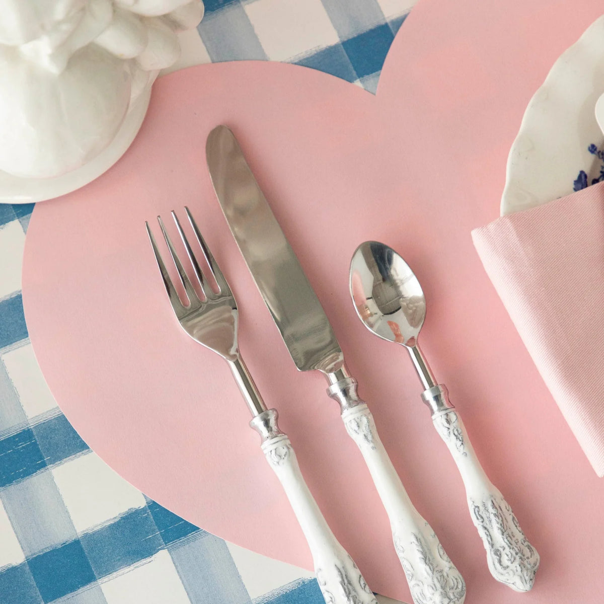 Die-Cut Paper Placemats: Pink Heart