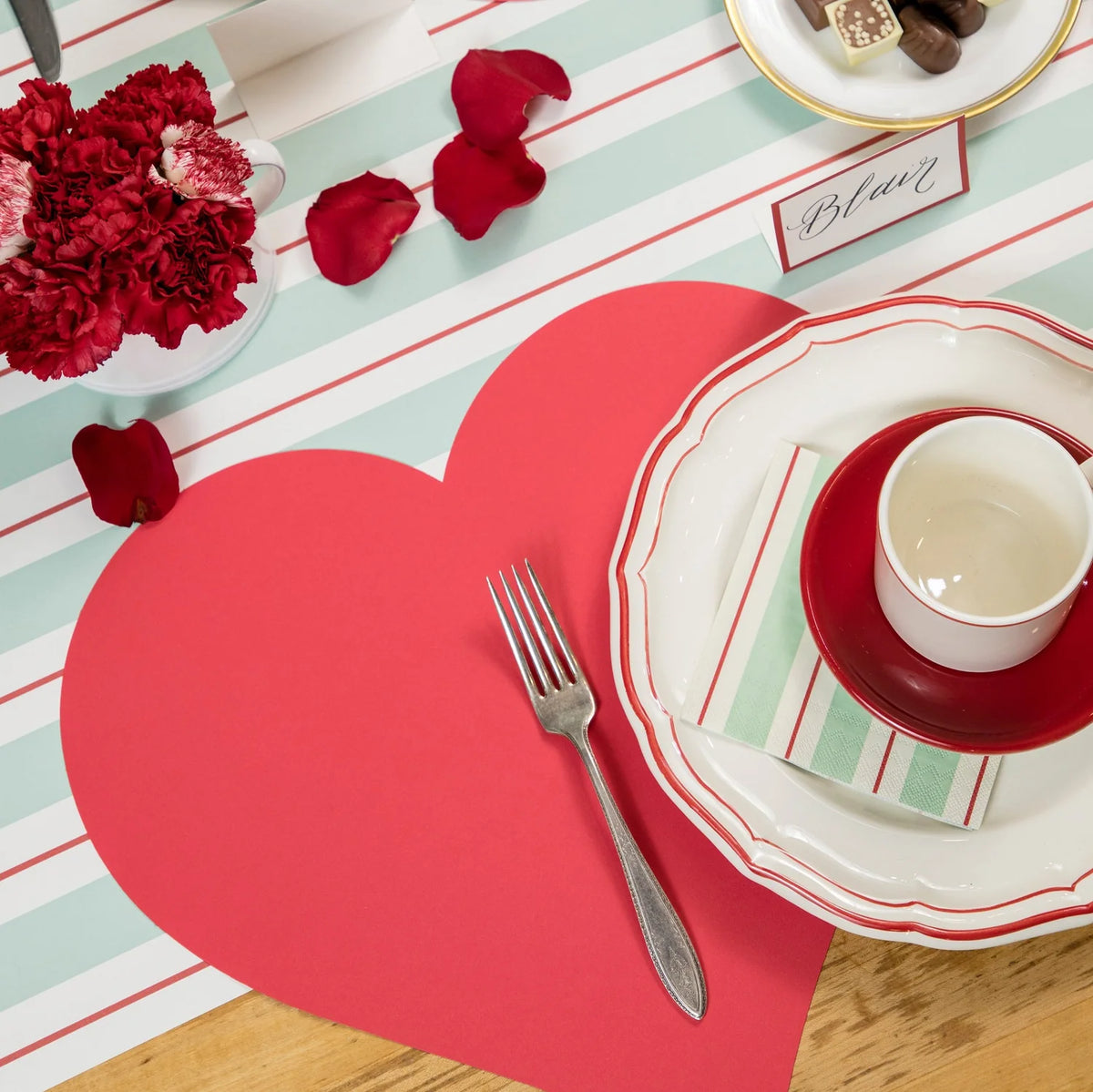 Die-Cut paper Placemat: Red Heart