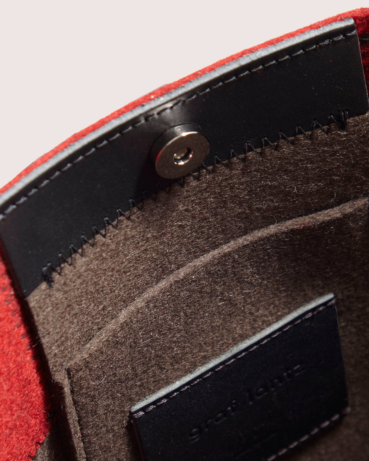 Jaunt Merino Wool Tote - Tobacco / Cherry Black